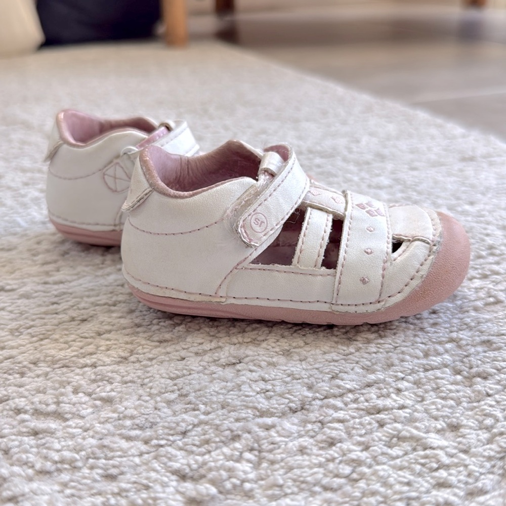 Stride Rite White/Pink Velcro First Walking Shoes - Good Condition - Size 3.5 M